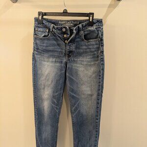 American Eagle tri-button closure Jeans